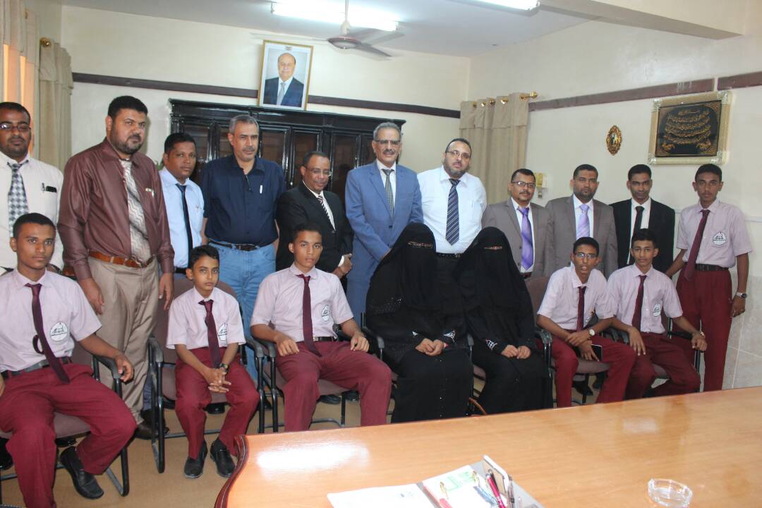وزير التربية والتعليم يلتقي فريق مدارس بن محفوظ المشارك في ألمبياد اللغة الإنجليزية الأردن
