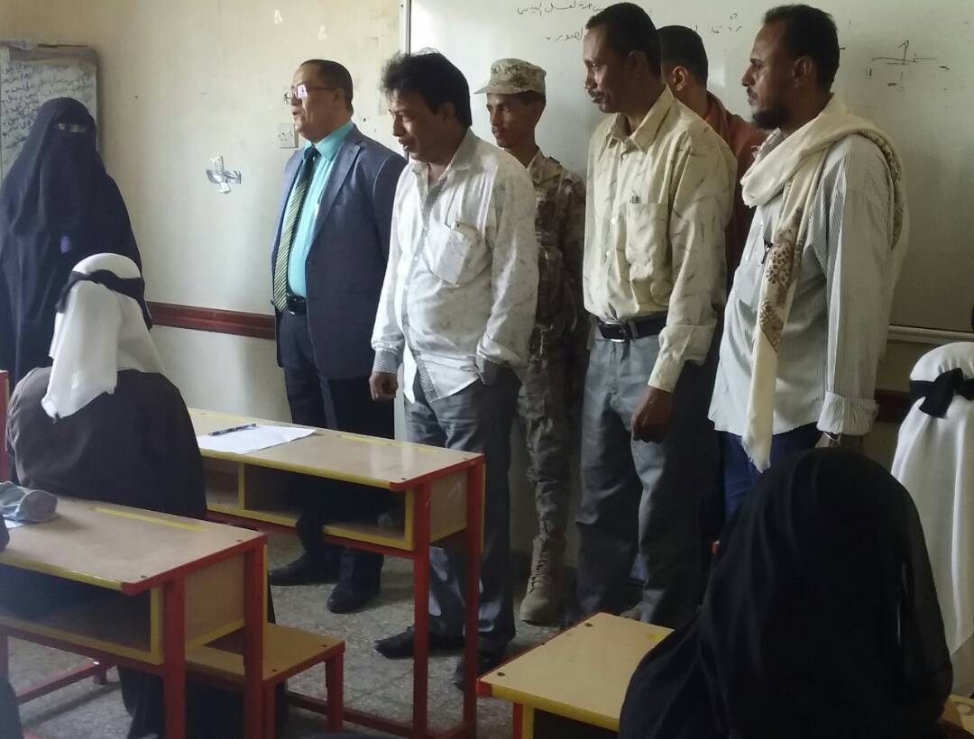 الخبجي واللحجي يدشنان امتحانات النقل لمدارس محافظة لحج.