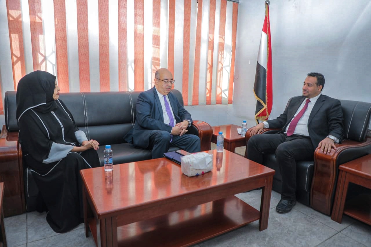الوزير العكبري يلتقي ممثل اليونسكو في الخليج واليمن مدير مكتب الدوحة