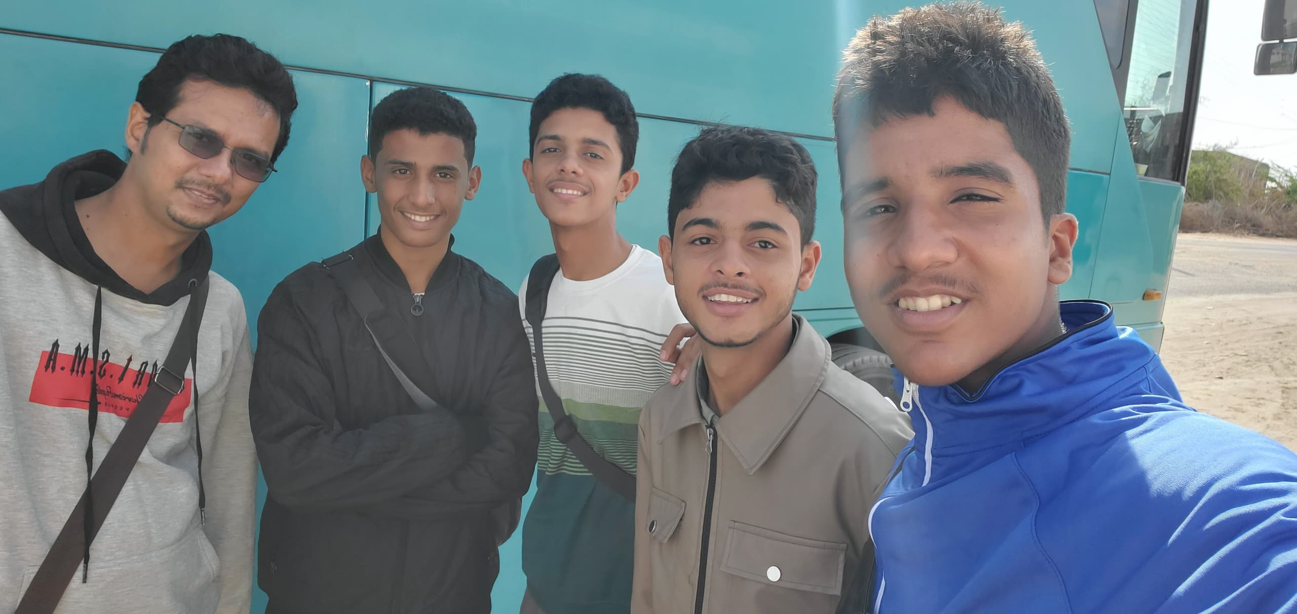 اليمن تشارك بطلاب الفريق الوطني للروبوت في البطولة الأولى لأولمبياد الروبوت الخليجي بسلطنة عمان