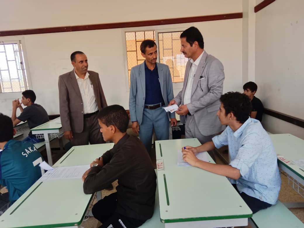 مأرب...نائب وزير التربية يطلع على سير اختبارات قبول الطلاب بمجمع المتفوقين ويعقد لقاء بكوادره.